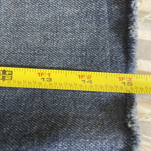 Levi's Blue Denim Mini Skirt Raw Hem Women's Size Small 28" Waist NNT Classic - Picture 9 of 11